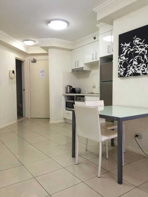 Fiori Apartments - Dalby Accommodation 8