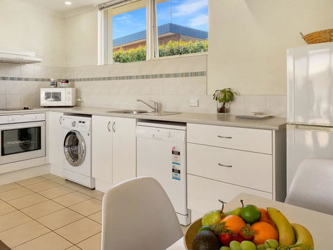 Seashells Apartments Merimbula - Dalby Accommodation 8
