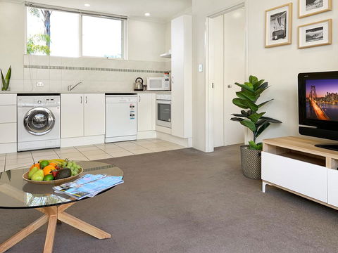 Seashells Apartments Merimbula - Dalby Accommodation 2