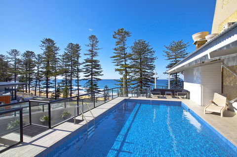 Manly Paradise Motel & Apartments - Dalby Accommodation 2