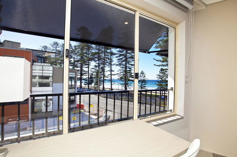 Manly Paradise Motel & Apartments - Dalby Accommodation 10