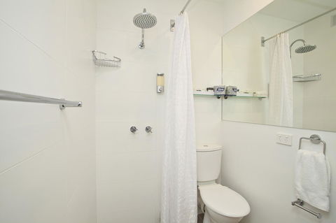 Manly Paradise Motel & Apartments - Dalby Accommodation 11