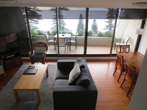 Manly Paradise Motel & Apartments - Dalby Accommodation 27
