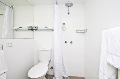 Manly Paradise Motel & Apartments - Dalby Accommodation 9