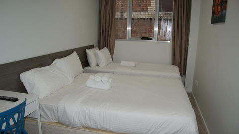 Dixon Residences - Dalby Accommodation 8