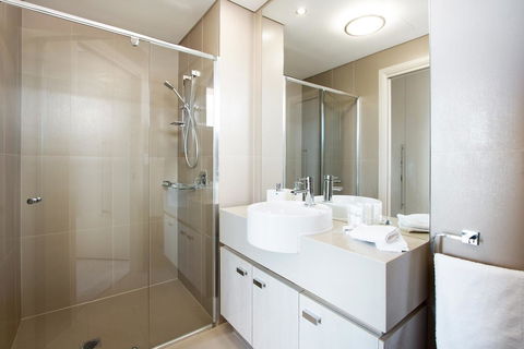 The Junction Palais - Modern And Spacious 2BR Bondi Junction Apartment Close To Everything - Dalby Accommodation 2
