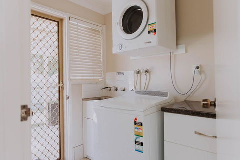 Central Wagga Self Catering Apartment - Dalby Accommodation 12