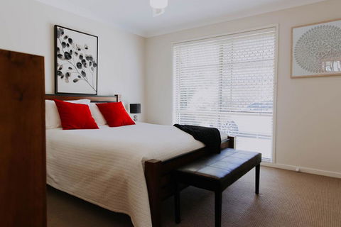 Central Wagga Self Catering Apartment - Dalby Accommodation 9