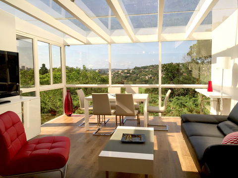 Luxury House In Bondi Junction - Dalby Accommodation 0