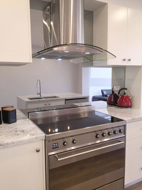 Luxury House In Bondi Junction - Dalby Accommodation 4