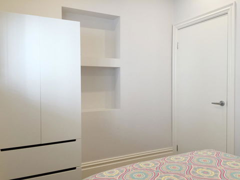 Luxury House In Bondi Junction - Dalby Accommodation 11