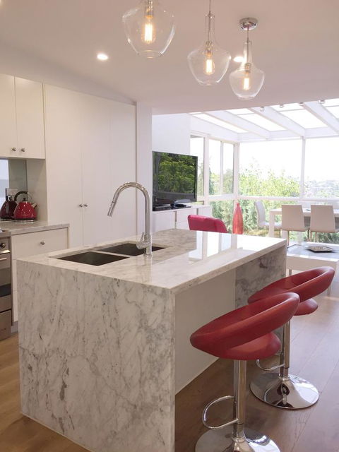 Luxury House In Bondi Junction - Dalby Accommodation 3