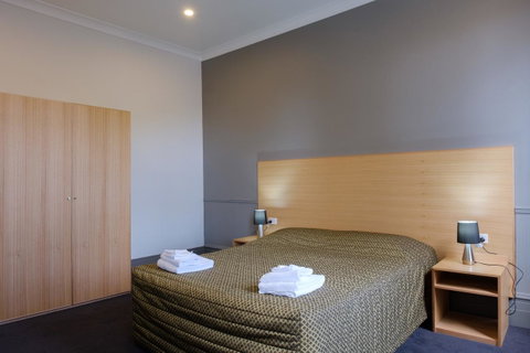 Royal Exhibition Hotel - Dalby Accommodation 14