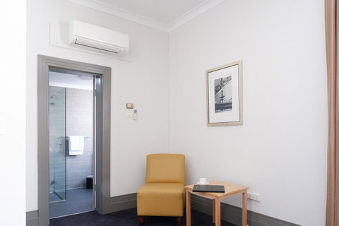 Royal Exhibition Hotel - Dalby Accommodation 21