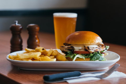 Royal Exhibition Hotel - Dalby Accommodation 8