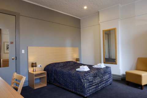 Royal Exhibition Hotel - Dalby Accommodation 13