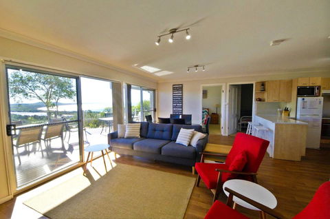 Coastwatch, 26 Comara Terrace - Dalby Accommodation 4