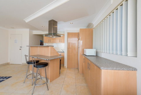 Ronald Avenue 1/65 - Shoal Bay - Dalby Accommodation 5