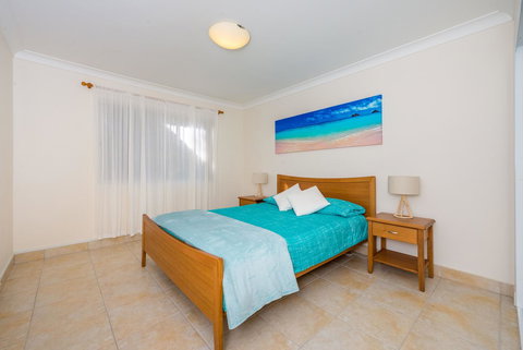 Ronald Avenue 1/65 - Shoal Bay - Dalby Accommodation 7