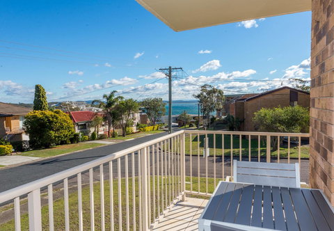 Ronald Avenue 1/65 - Shoal Bay - Dalby Accommodation 3