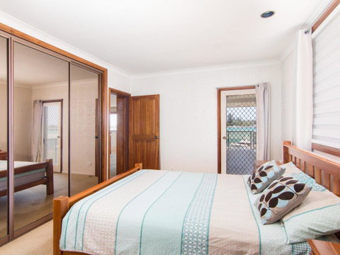Shoreline 7 - Dalby Accommodation 7