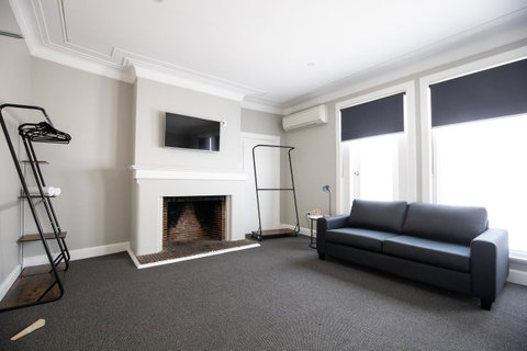 Horse And Jockey Hotel Homebush - Dalby Accommodation 2