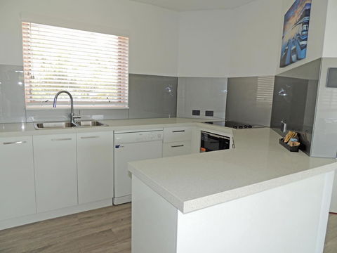 Charlesworth Bay Beach Resort - Dalby Accommodation 9