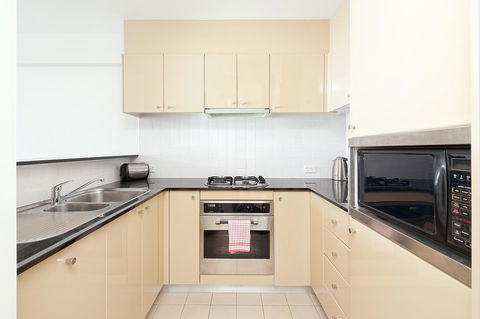 Waterfront Apartment On Sydney Harbour - Dalby Accommodation 8