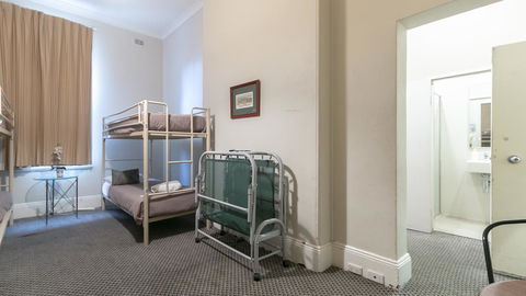 Woolbrokers Hotel - Dalby Accommodation 9