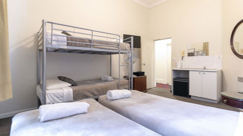 Woolbrokers Hotel - Dalby Accommodation 16