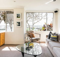 Waterfront Apartment Brimming with Inspirational Artwork - Dalby Accommodation