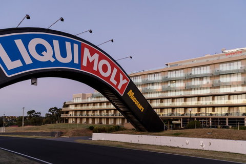 Rydges Mount Panorama Bathurst - Dalby Accommodation 0