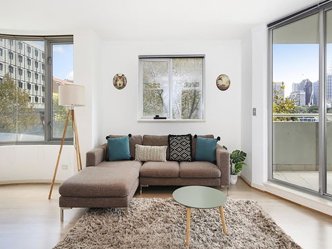 Lower Bridge And Sails - Executive 2BR Darlinghurst Apartment With Balcony And Rooftop Views - Dalby Accommodation 4