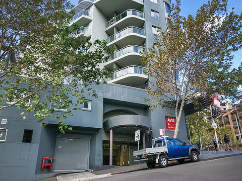 Lower Bridge And Sails - Executive 2BR Darlinghurst Apartment With Balcony And Rooftop Views - Dalby Accommodation 14