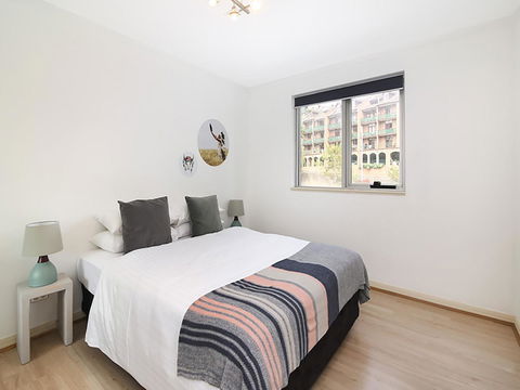 Lower Bridge And Sails - Executive 2BR Darlinghurst Apartment With Balcony And Rooftop Views - Dalby Accommodation 7