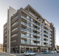 Honeysuckle Executive Apartments - Dalby Accommodation