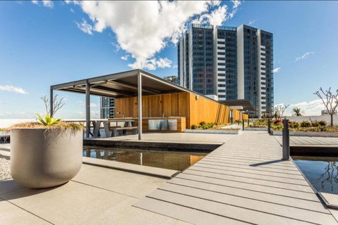 Brand New 3 Bedrooms Apt With Waterfront View - Dalby Accommodation 4