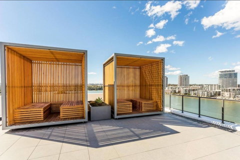Brand New 3 Bedrooms Apt With Waterfront View - Dalby Accommodation 2