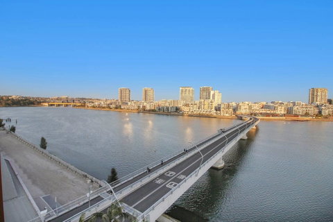 Brand New 3 Bedrooms Apt With Waterfront View - Dalby Accommodation 8