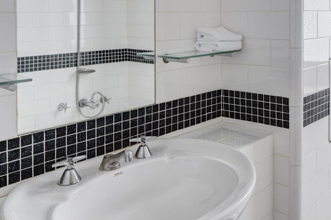 Regents Court Sydney - Dalby Accommodation 33
