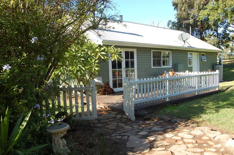 Cadair Cottages - Dalby Accommodation 9