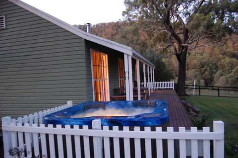 Cadair Cottages - Dalby Accommodation 3