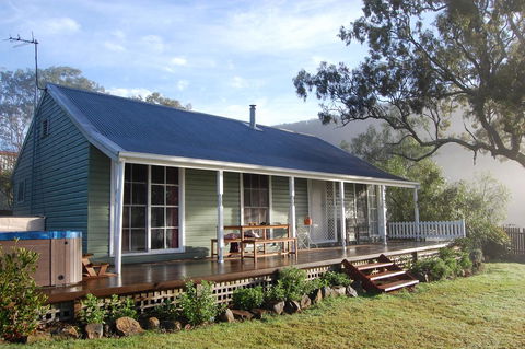 Cadair Cottages - Dalby Accommodation 0