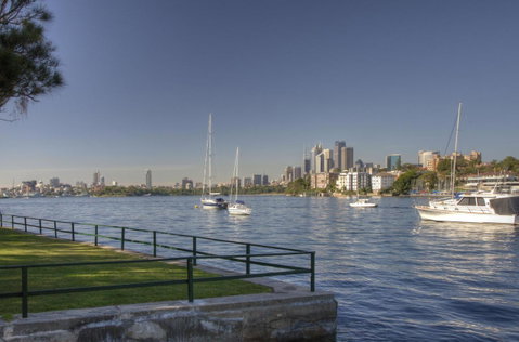 Summery, Spacious 4 Bed Home In Kurraba Point - Dalby Accommodation 20
