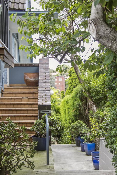 Summery, Spacious 4 Bed Home In Kurraba Point - Dalby Accommodation 15