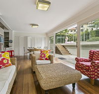 Summery spacious 4 bed home in Kurraba Point - Dalby Accommodation