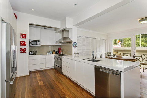 Summery, Spacious 4 Bed Home In Kurraba Point - Dalby Accommodation 1