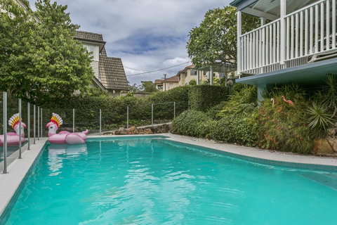 Summery, Spacious 4 Bed Home In Kurraba Point - Dalby Accommodation 10