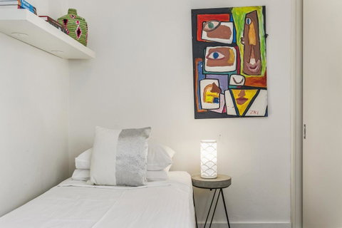 Summery, Spacious 4 Bed Home In Kurraba Point - Dalby Accommodation 7