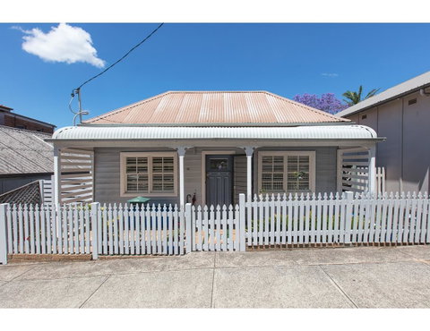 Spacious Cottage With Views, 10 Mins From The City - Dalby Accommodation 19